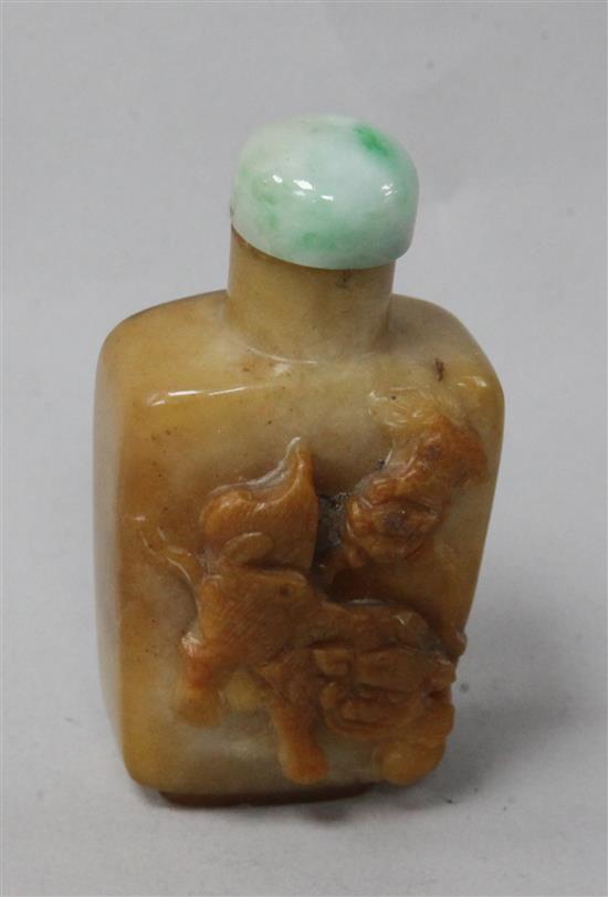 A Chinese crave hardstone snuff bottle and stopper